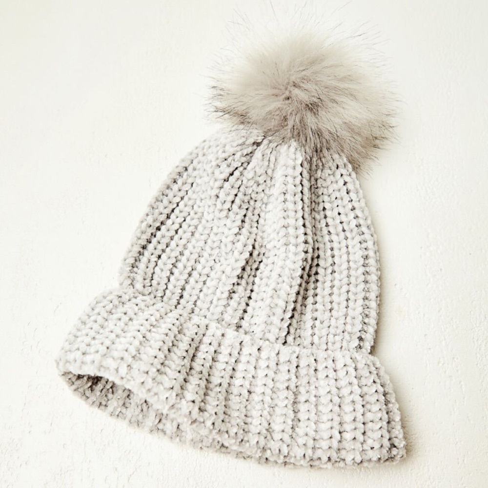 NWT ECO Jules Kae Pom Pom beanie - recycled fabric
